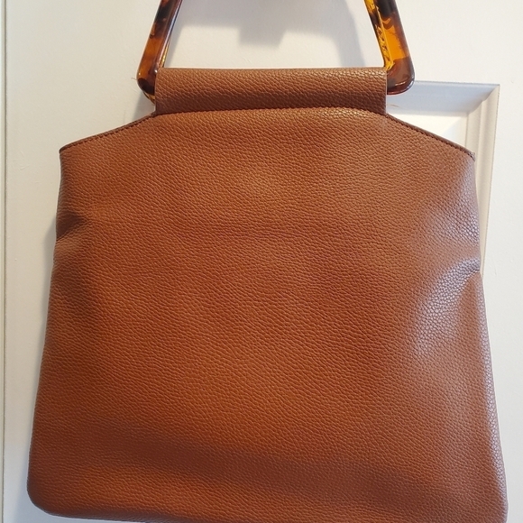 Moda luxe vegan leather.  NWOT. WITH SHOULDER STRAP - Picture 3 of 8